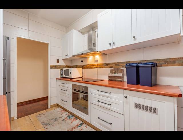 3 BEDROOM APARTMENT SOLD IN GLENWOOD